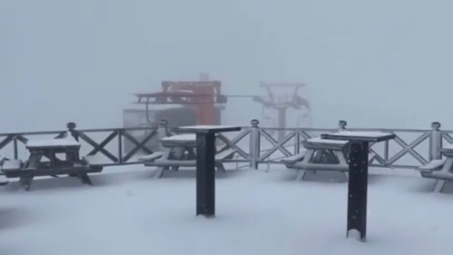 Bursa Uludağ’da kar yağışı