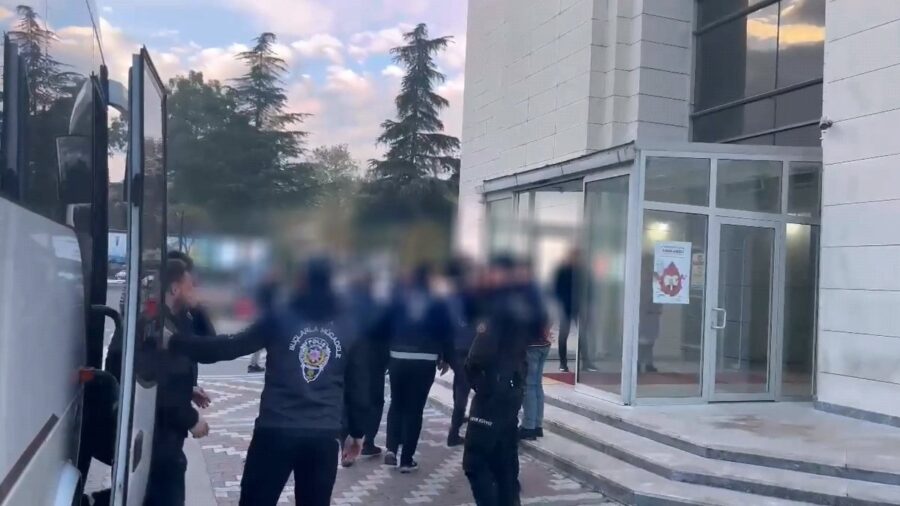 Manisa merkezli 8 ilde yasa dışı bahis operasyonu: 23 gözaltı
